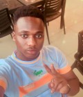 Dating Man France to paris : Junior, 31 years